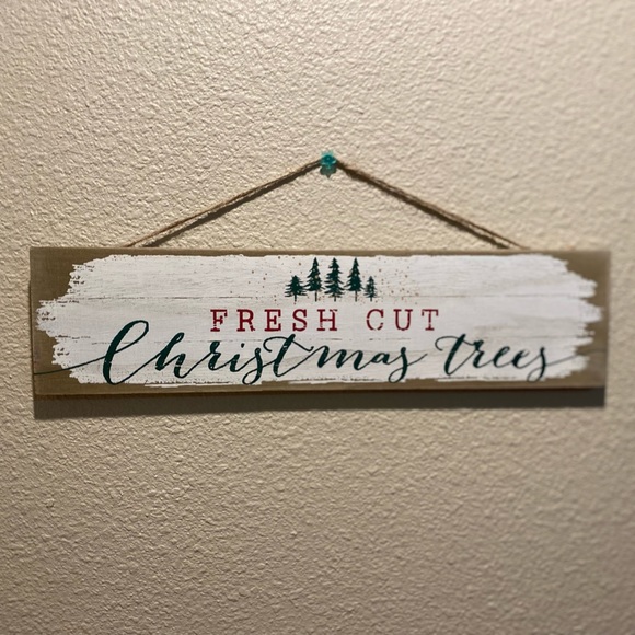 Fresh Cut Christmas Trees Hanging Wood Sign, Farmhouse Christmas Wall Decor - Picture 3 of 13